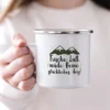 Emaille Tasse Wandern "Frische Luft, müde Beine, glückliches Herz" – Bild 4
