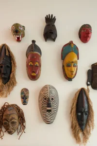 skulpturen-an-der-wand-Leere Wände kreativ gestalten